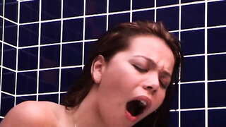 Στο Μπάνιο, με Ρώτησε για το Πουλί του στον Κώλο!!!